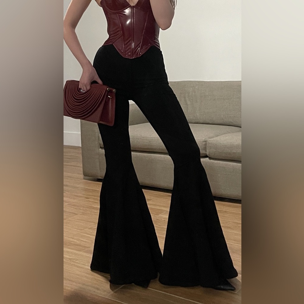 Stylish Black Flared jeans